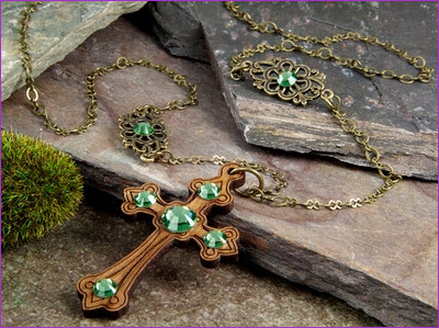 Irish Fleury Cross Necklace Design Instructions