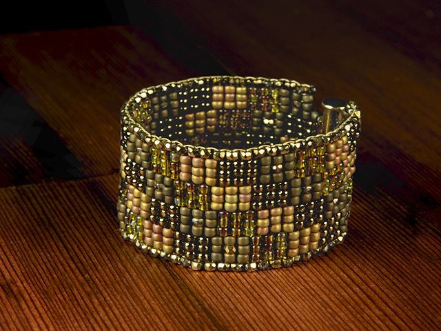 Moss Patch 3-Drop Peyote Stitch Bracelet